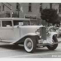 Black and white photo of a 1931 Auburn brougham in the Parade of Classics