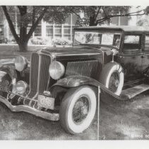 Black and white photo of a 1932 Auburn 8-100A sedan