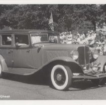 1933 Auburn sedan in the Parade of Classics