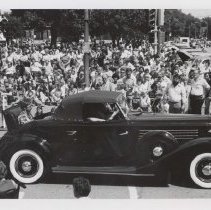 Side view of a 1935 or 1936 Auburn cabriolet in the Parade of Classics