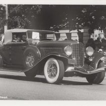 1933 Auburn cabriolet in the Parade of Classics