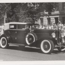 1932-1933 Auburn V-12 phaeton in the Parade of Classics