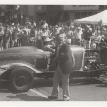 Auburn speedster in the Parade of Classics