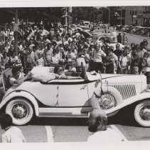 Side view of a 1931 Auburn cabriolet in the Parade of Classics