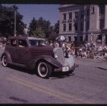 1934 Auburn Sedan in the Parade of Classics