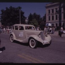 1934 Auburn Sedan in the Parade of Classics