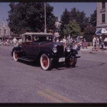 1925-1927 Auburn Cabriolet in the Parade of Classics