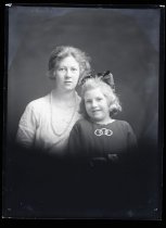 Colville, woman and girl