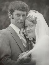 Bruce and Maree Chamberlain's wedding photograph