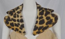 Leopard fur collar