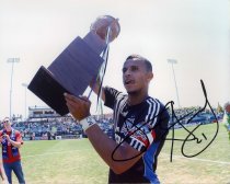 Jason Hernandez holding Heritage Cup, 2009