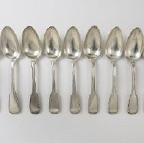 Spoon, Serving