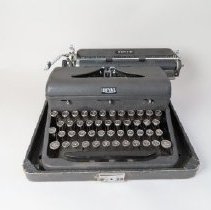 B1998.01.04 Typewriter