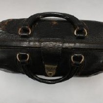 B2022.16.01 Medicine bag