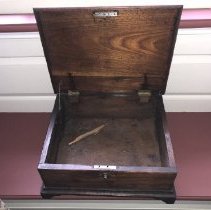 Inside Box LN2011.680