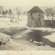 Dam at Sunrise Mill in winter