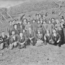 Virtue Mine.  A group of visitors including J.W. Virtue.