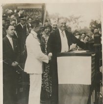Richard E. Byrd and Governor Franklin D. Roosevelt.
