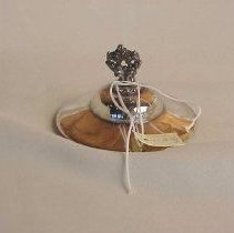 Surgar Bowl lid showing decort