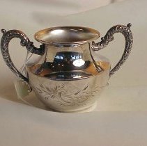 Sugar bowl withdetial without