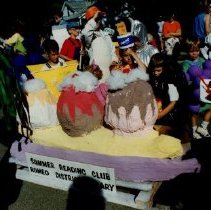 Romeo District Library Float in the Children's Parade at the Peach Festival