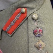 1960.003.0060 (detail left shoulder)