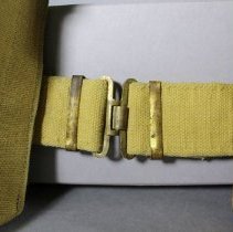 Waistbelt, front buckle detail, closed