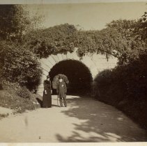 E. Alice Austen, Arch to Menagerie, 1891