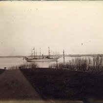 E. Alice Austen, [Steamer in Narrows], ca. 1900.
