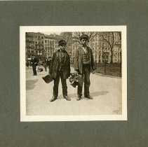 E. Alice Austen, Bootblacks, 1896.