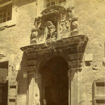 E. Alice Austen, Palais Borea. Rue Cavour, ca. 1905