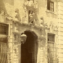 E. Alice Austen, Palais Borea.  Rue V. Emmanuel. ca. 1905