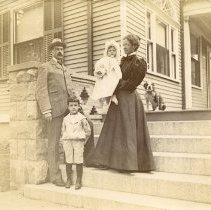 E. Alice Austen, [The Richards Family], 1897.