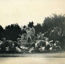 E. Alice Austen, [Large Sculpture; Pan American Expo], 1901