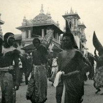 E. Alice Austen, [Parade with Polynesians: Pan American Expo], 1901.