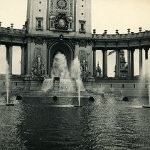 Alice Austen, [Electric Tower base and Fountains: Pan American Expo] 1901
