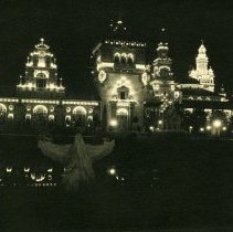E. Alice Austen, [Graphic Arts building at night: Pan American Expo], 1901.