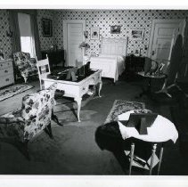 Fap181 Bedroom Facing Towards Interior Of House Showing Bed And Dresser