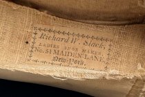 Label Inside rRight Shoe