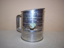 Bromwell 3 cup flour sifter