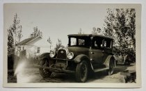 Joey & Thelma in the Cullen Automobile