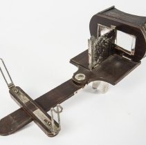 1999.18.1 Nelson Chase's patented folding stereoscope