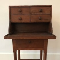 2021.19.1 Small work table with gallery