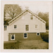 F85.26.126c: east view