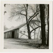 F85.26.5 Barn off of Cove Road, Oyster Bay