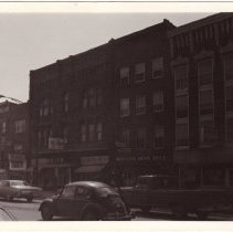 Market St., west side, Cox Building, Harold's Men's Shop, c. 1975