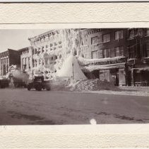 Market St., west side, Kinney Drug Store fire, Dec. 1942