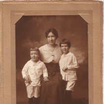 Ada Larkin Powers with sons Alan, Lawrence.