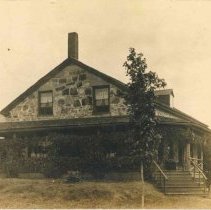Castle Drive House Bw-front