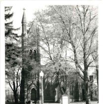 Trinity Church Vertical DPC Bw Car-front